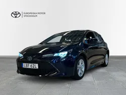 Mörkblå (blå) Begagnad 2022 Toyota Corolla Active Halvkombi | 244 900 kr (Marknadspris)