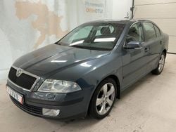 Mörkgrå Begagnad 2005 Skoda Octavia Halvkombi | 79 500 kr