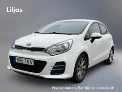 Vit Begagnad 2016 Kia Rio Halvkombi | 139 900 kr (Marknadspris)