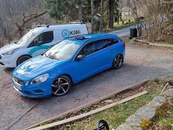 Blå Begagnad 2013 Volvo V60 R-Design Kombi | 75 000 kr (Dyr)