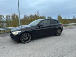 Svart Begagnad 2013 BMW 118 M Performance Halvkombi | 119 000 kr