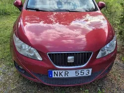 Röd Begagnad 2011 Seat Ibiza Halvkombi | 35 000 kr (Marknadspris)