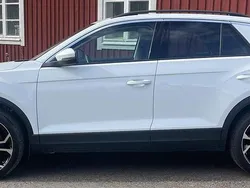 Vit Begagnad 2019 VW T-Roc SUV | 220 000 kr (Lite dyr)