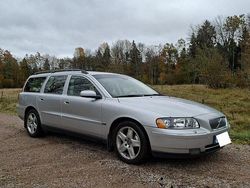 Grå Begagnad 2006 Volvo V70 Kinetic Kombi | 18 000 kr (Superpris)