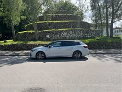 Grå Begagnad 2023 Toyota Corolla Sport Kombi | 345 000 kr (Marknadspris)