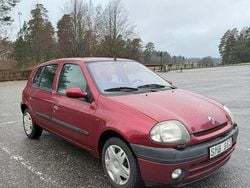Begagnad 2001 Renault Clio II Halvkombi | 14 900 kr (Marknadspris)