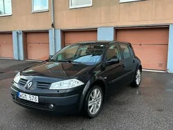 Svart Begagnad 2005 Renault Mégane II Halvkombi | 20 000 kr (Marknadspris)