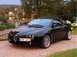 Svart Begagnad 2007 Alfa Romeo Spider Exclusive Cab | 150 000 kr