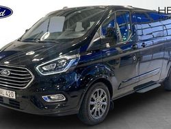 Svart Begagnad 2023 Ford Tourneo Van | 449 900 kr (Marknadspris)