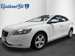 Vit Begagnad 2014 Volvo V40 Kinetic Halvkombi | 79 900 kr (Marknadspris)