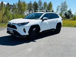 Vit Begagnad 2021 Toyota RAV4 Hybrid Edition SUV | 275 000 kr (Marknadspris)