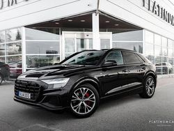 Svart Begagnad 2023 Audi Q8 S-Line SUV | 699 000 kr