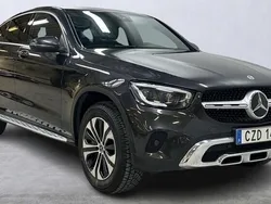 Grå Begagnad 2021 Mercedes GLC300e Sportkupé | 379 000 kr