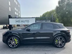 Svart (svart metallic) Begagnad 2024 Porsche Cayenne SUV | 1 395 000 kr (Marknadspris)