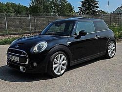 Svart Begagnad 2014 Mini Cooper S Halvkombi | 125 000 kr