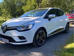 Vit Begagnad 2019 Renault Clio IV Intens Halvkombi | 97 000 kr (Marknadspris)