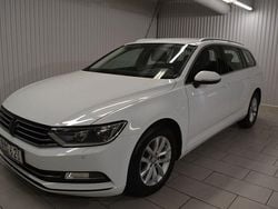 Vit Begagnad 2015 VW Passat Kombi | 124 000 kr (Bra pris)