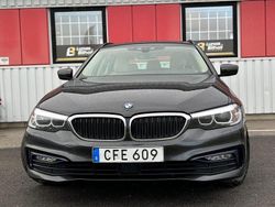 Grå Begagnad 2018 BMW 520 Sport Line Kombi | 214 900 kr (Marknadspris)