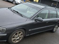 Grå Begagnad 2000 Volvo V70 Kombi | 15 900 kr (Marknadspris)