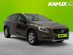 Brun Begagnad 2016 Volvo V60 CC Momentum Kombi | 214 800 kr (Marknadspris)