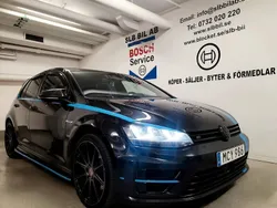 Svart Begagnad 2015 VW Golf VII R Halvkombi | 319 900 kr
