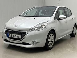 Vit Begagnad 2015 Peugeot 208 Halvkombi | 97 000 kr (Marknadspris)