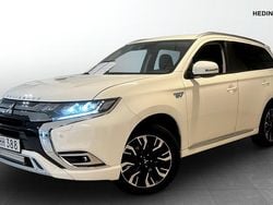 Vit (white) Begagnad 2018 Mitsubishi Outlander P-HEV Edition Kombi | 189 900 kr