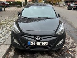 Svart Begagnad 2014 Hyundai i30 Halvkombi | 45 000 kr (Superpris)