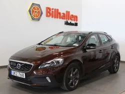 Brun Begagnad 2016 Volvo V40 CC Summum Kombi | 159 900 kr (Marknadspris)