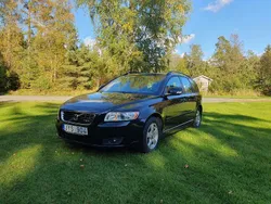 Svart Begagnad 2010 Volvo V50 Momentum Kombi | 37 900 kr (Marknadspris)