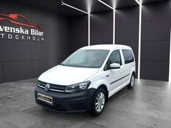 Vit Begagnad 2016 VW Caddy Minibuss | 149 900 kr