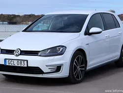Vit samma som bilen Begagnad 2015 VW Golf VII GTE Halvkombi | 119 500 kr (Marknadspris)