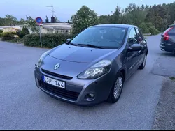 Grå Begagnad 2011 Renault Clio R.S. Halvkombi | 34 900 kr (Marknadspris)