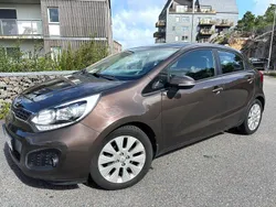 Brun Begagnad 2014 Kia Rio Halvkombi | 52 500 kr (Marknadspris)