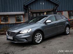 Grå Begagnad 2017 Volvo V40 R-Design Halvkombi | 199 900 kr (Lite dyr)