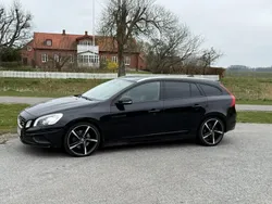 Svart Begagnad 2012 Volvo V60 R-Design Kombi | 169 900 kr (Marknadspris)