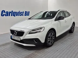 Vit Begagnad 2017 Volvo V40 CC Kombi | 149 000 kr (Marknadspris)