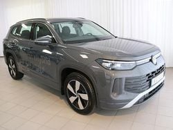 Grå Begagnad 2024 VW Tayron Life SUV | 489 000 kr (Marknadspris)