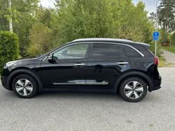 Svart Begagnad 2019 Kia Niro 2 SUV | 195 000 kr