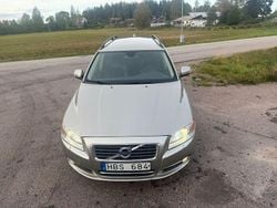 Brun Begagnad 2009 Volvo V70 Momentum Kombi | 69 500 kr (Marknadspris)