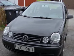 Svart Begagnad 2003 VW Polo Halvkombi | 20 900 kr (Marknadspris)