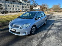 Ljusblå Begagnad 2010 Toyota Auris Life Halvkombi | 45 900 kr (Lite dyr)