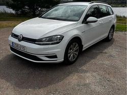 Vit Begagnad 2018 VW Golf VII Kombi | 89 900 kr (Lite dyr)