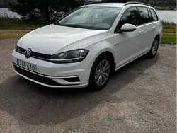 Vit Begagnad 2018 VW Golf VII Kombi | 79 900 kr (Marknadspris)