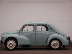Ljusblå Begagnad 1958 Renault 4CV Sedan | 99 000 kr