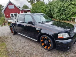 Svart Begagnad 2002 Ford F-150 XLT Pickup | 199 000 kr