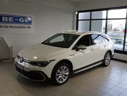 Vit Begagnad 2022 VW Golf Alltrack Kombi | 339 000 kr (Marknadspris)