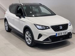 Vit ("candy" weiss) Begagnad 2023 Seat Arona FR SUV | 199 900 kr (Marknadspris)
