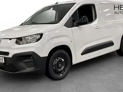 Vit (white) Begagnad 2024 Fiat Doblò Minibuss | 318 750 kr (Marknadspris)