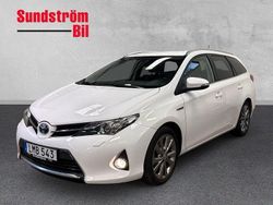 Vit Begagnad 2014 Toyota Auris Hybrid Edition Kombi | 154 900 kr (Marknadspris)